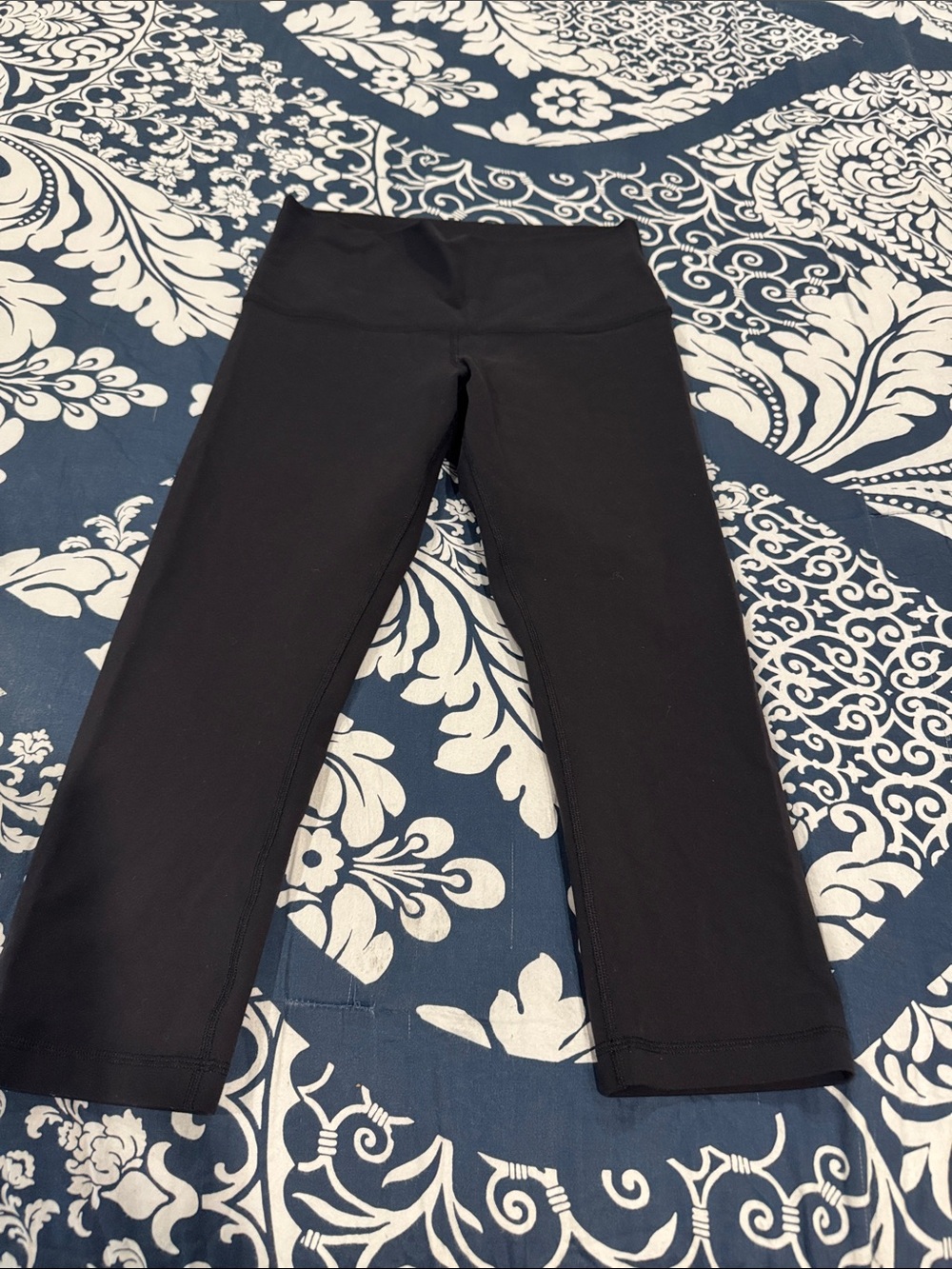 lululemon athletica Black Cropped Leggings